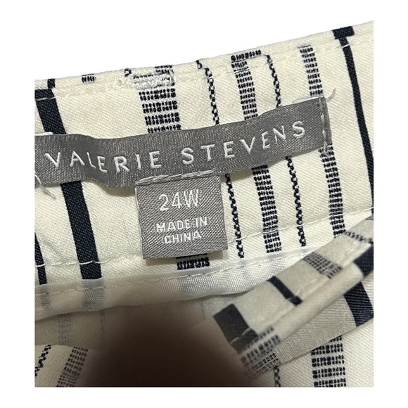 Valerie Stevens Striped Flat Front Straight Leg Ankle Pant Navy White Plus 24W - Picture 9 of 10